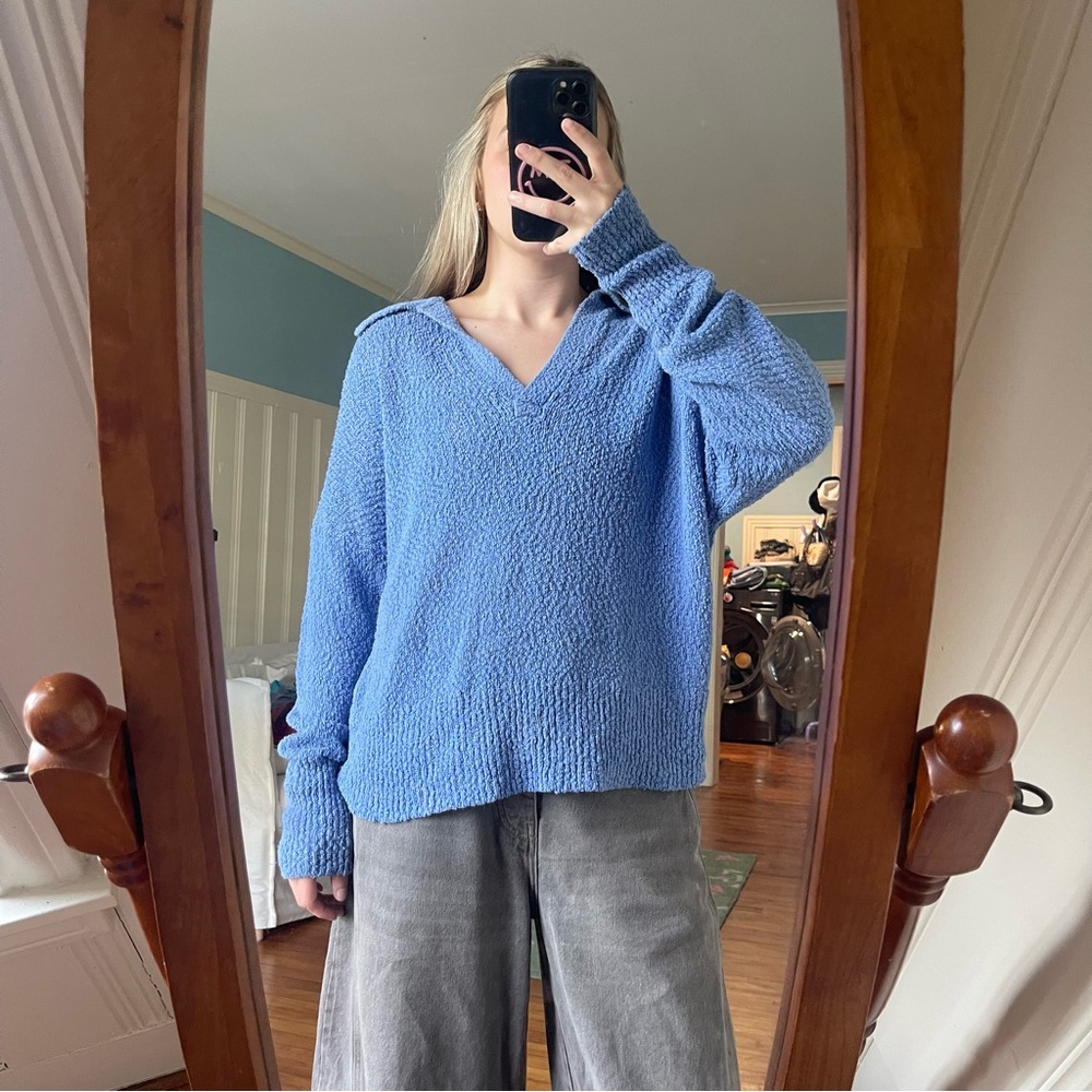 Pistola V-Neck Blue Sweater